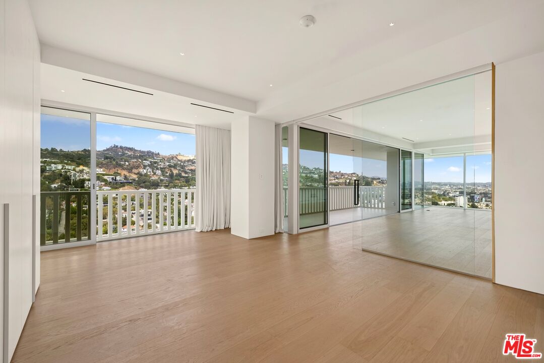 9255 Doheny Rd Unit: 2605