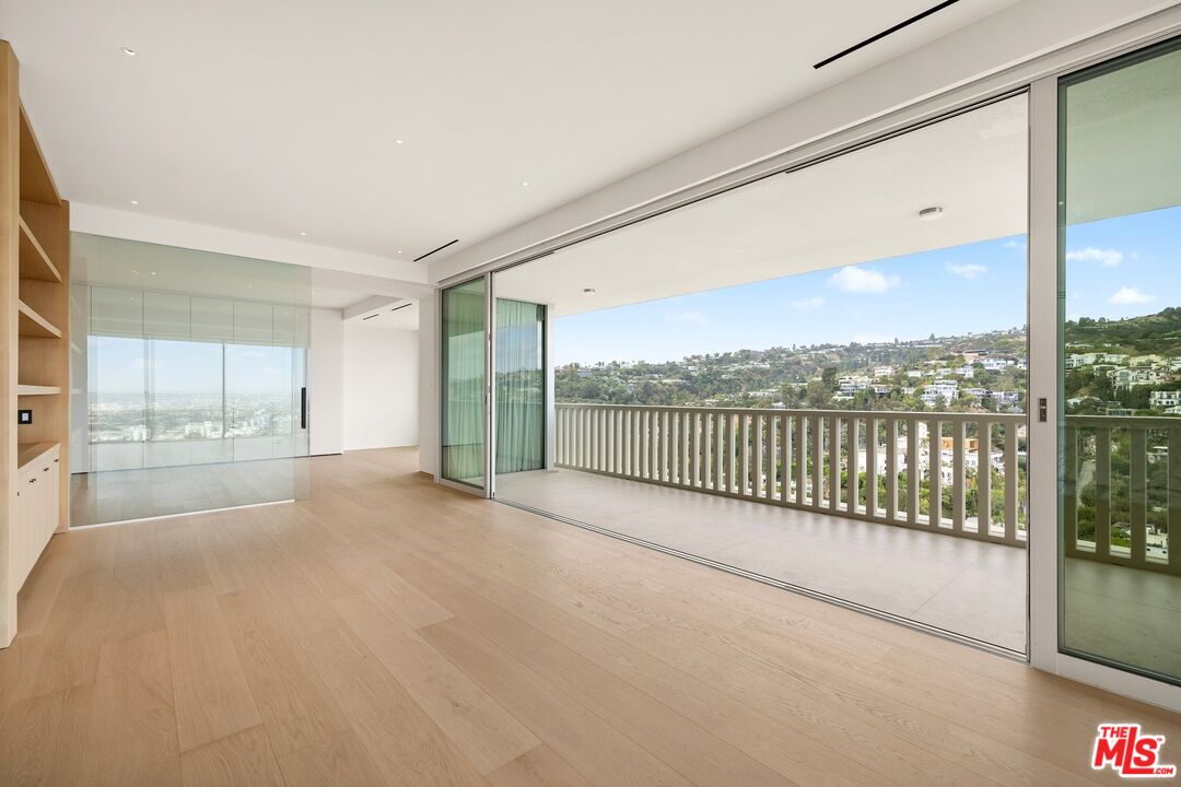 9255 Doheny Rd Unit: 2605