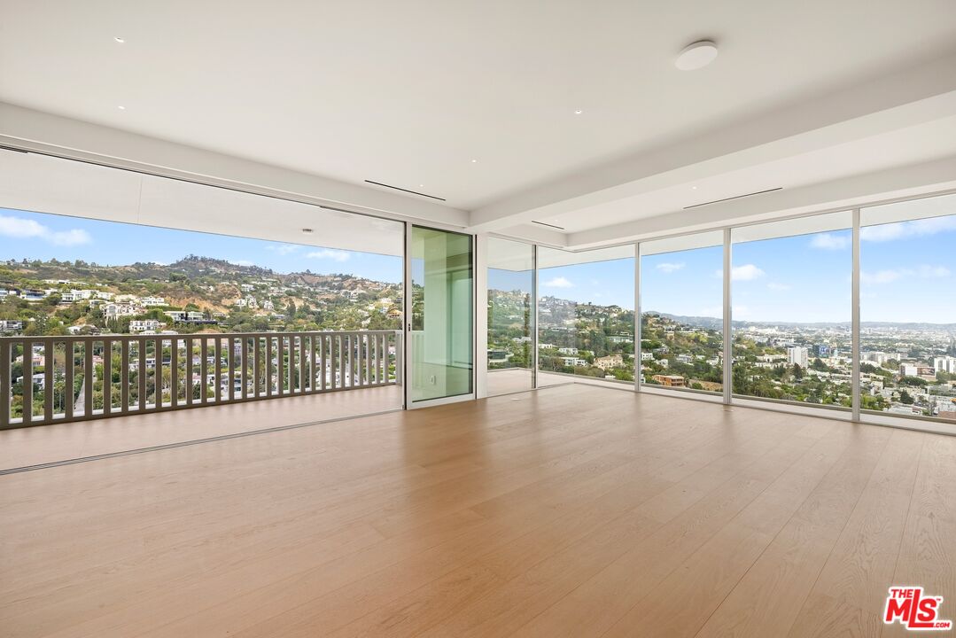 9255 Doheny Rd Unit: 2605