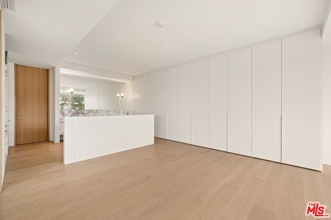 9255 Doheny Rd Unit: 2605