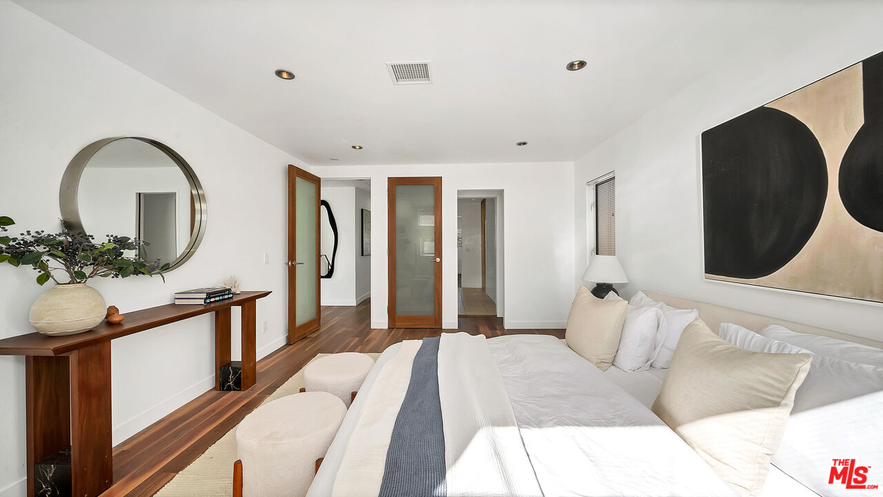 661 E Washington Boulevard