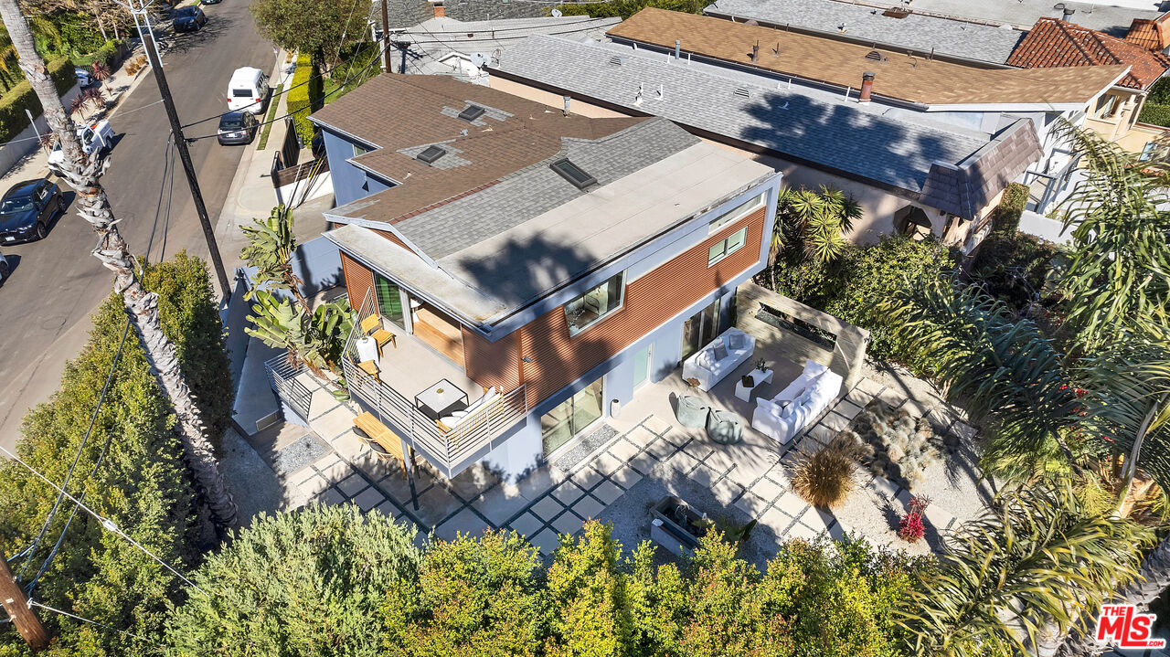 661 E Washington Boulevard