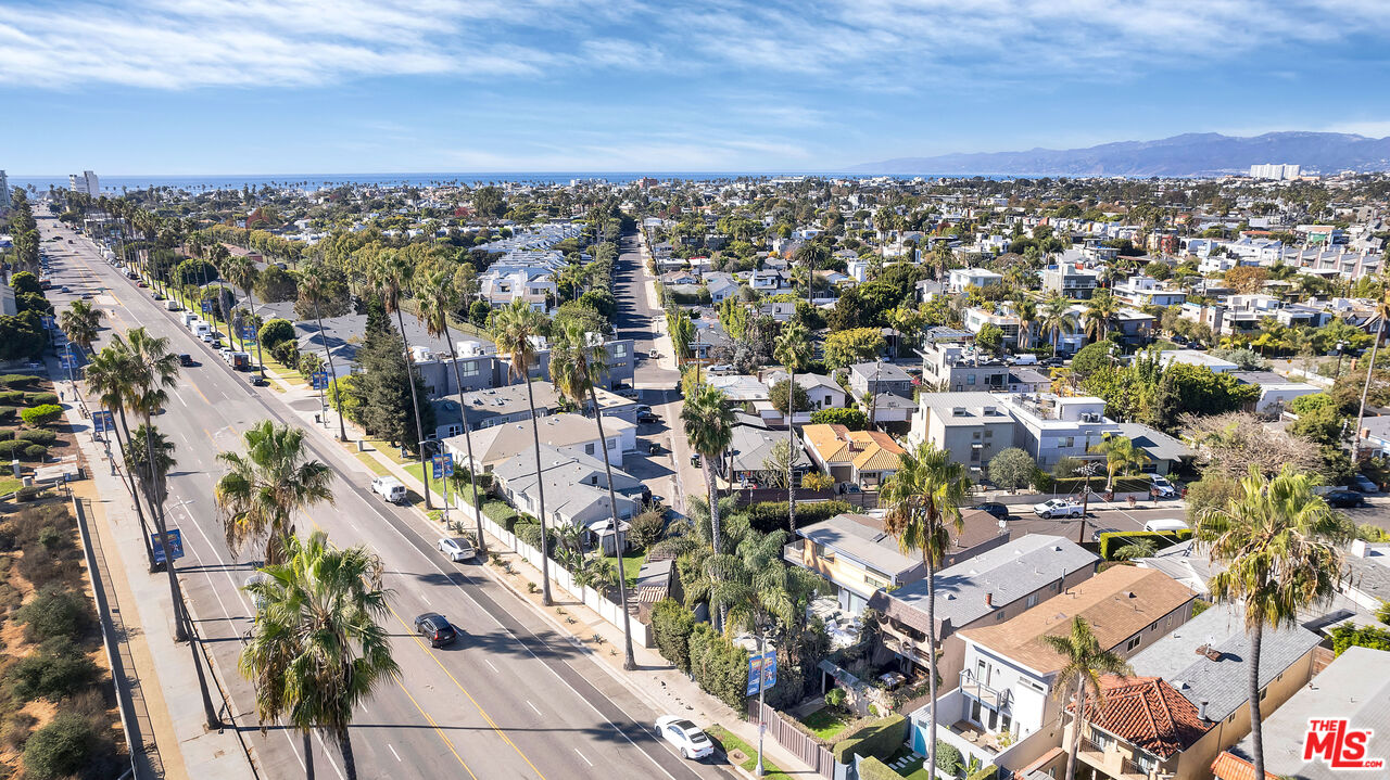 661 E Washington Boulevard