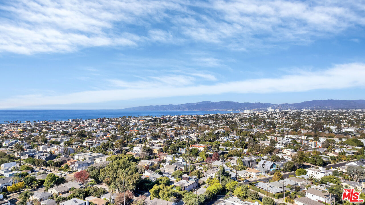 661 E Washington Boulevard