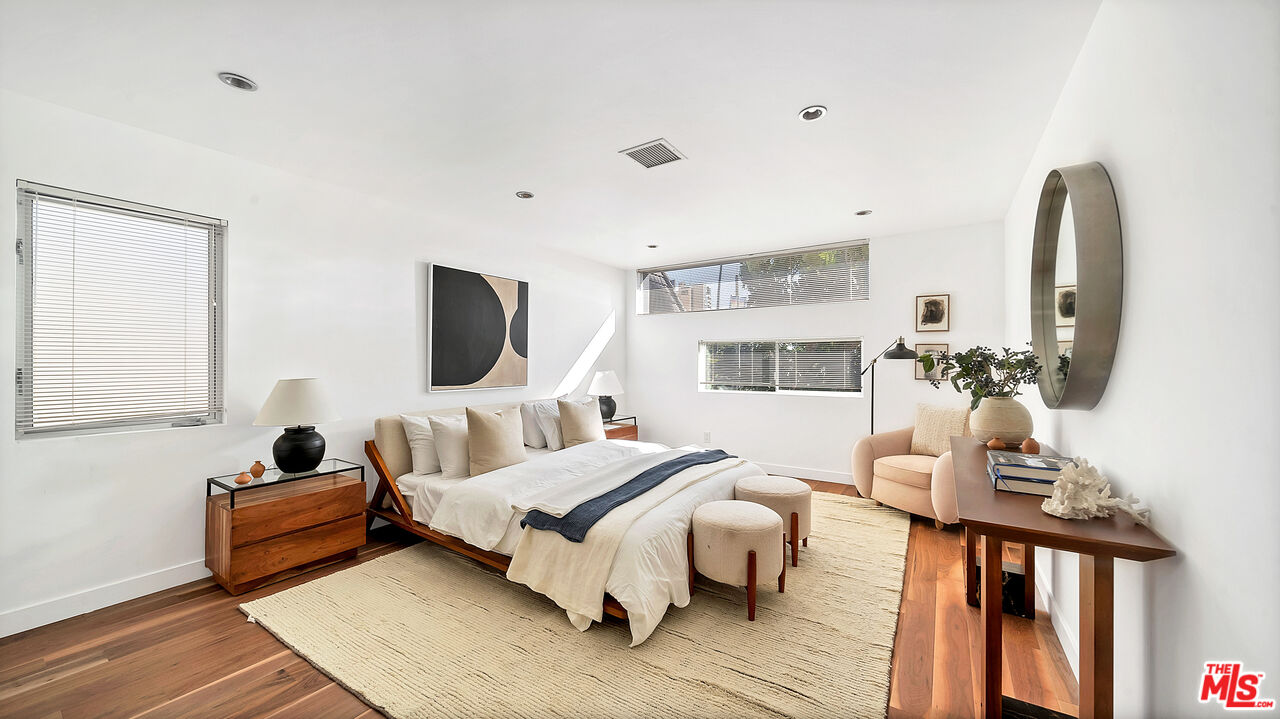 661 E Washington Boulevard