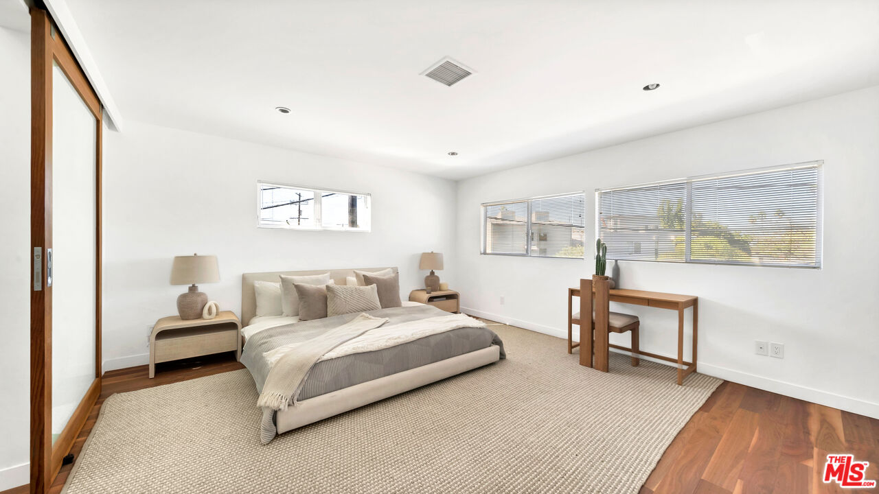 661 E Washington Boulevard