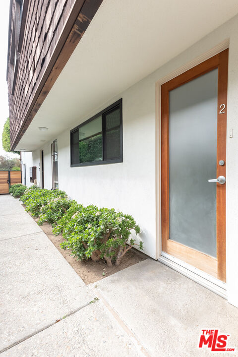 9007 Rangely Ave Unit: 2