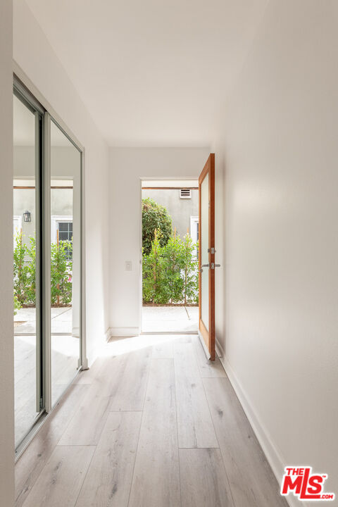 9007 Rangely Ave Unit: 2