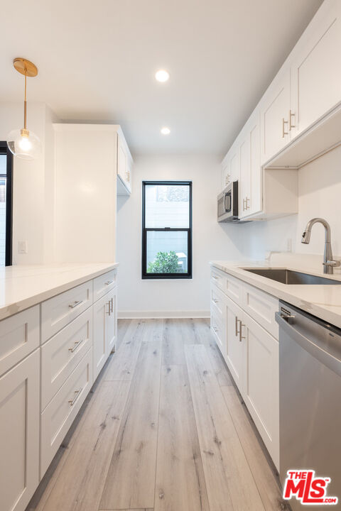 9007 Rangely Ave Unit: 2
