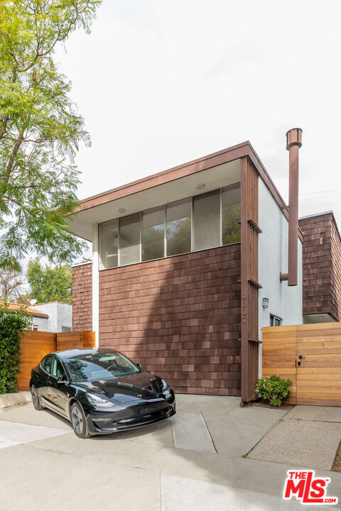 9007 Rangely Ave Unit: 2