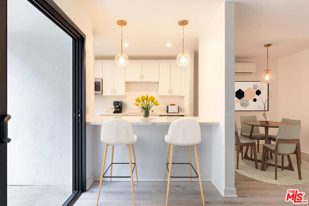 9007 Rangely Ave Unit: 2