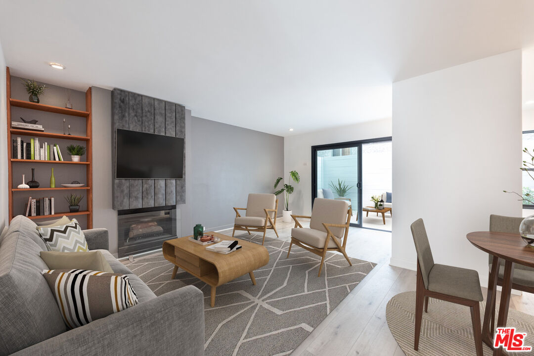 9007 Rangely Ave Unit: 2