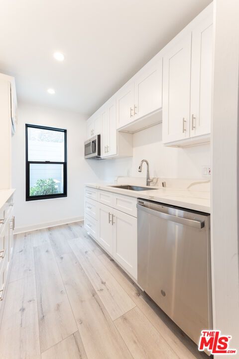 9007 Rangely Ave Unit: 2