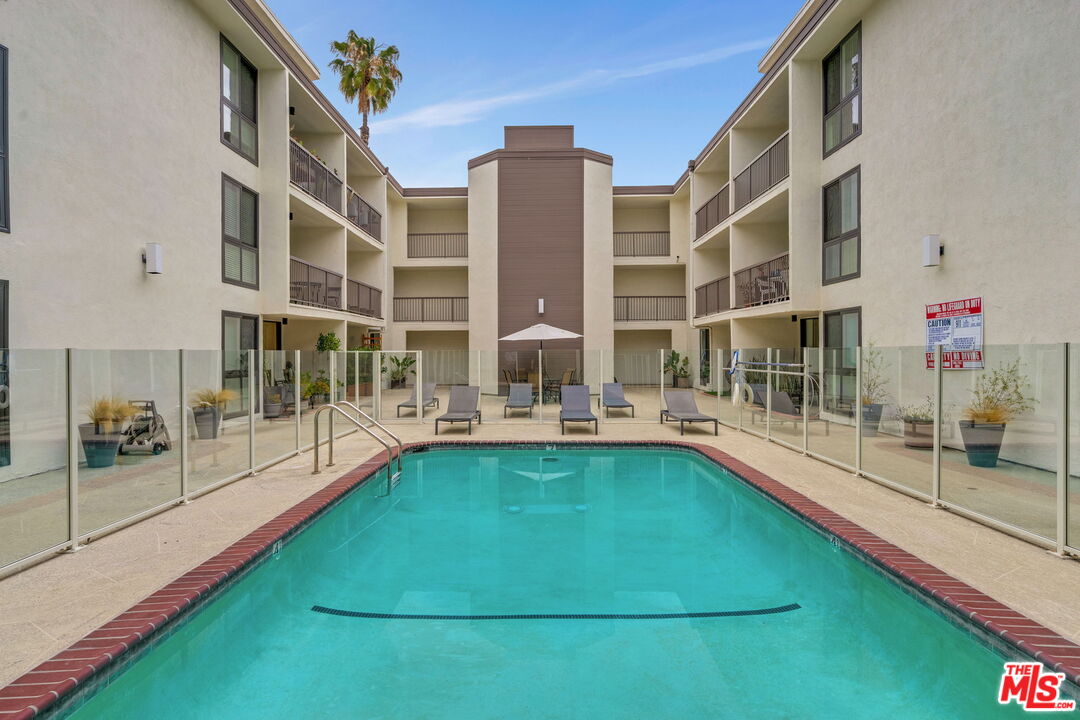 911 N Kings Rd Unit: 311