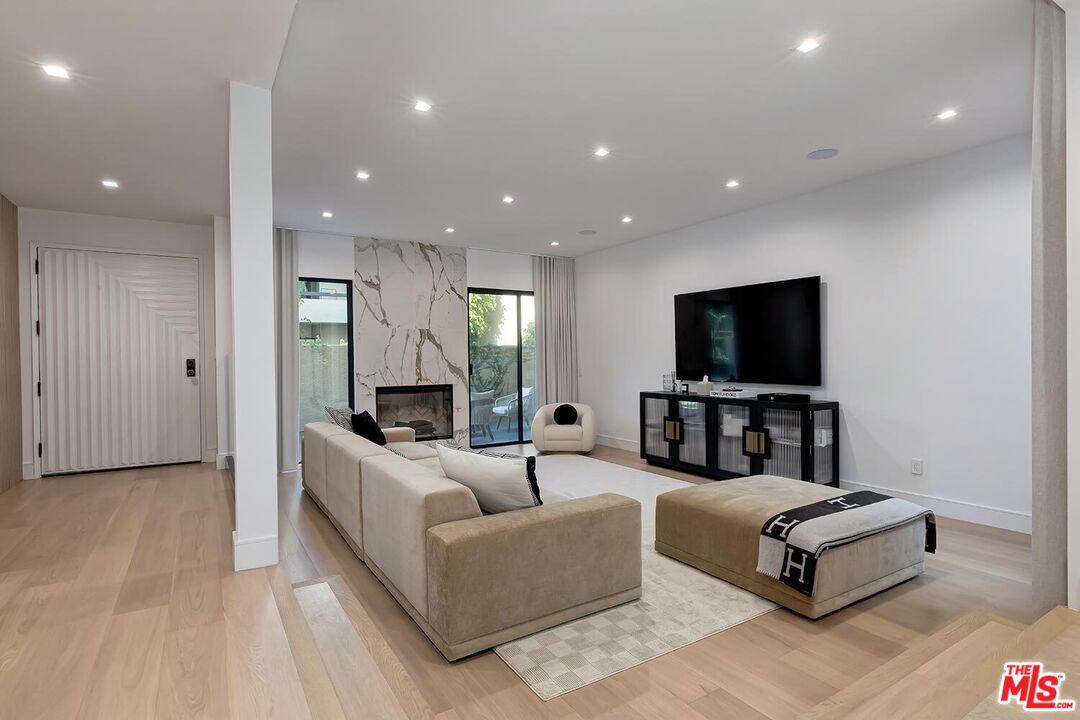 2322 Century Hl Unit: 88