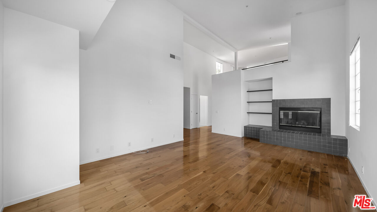 1025 S Westgate Ave Unit: 201