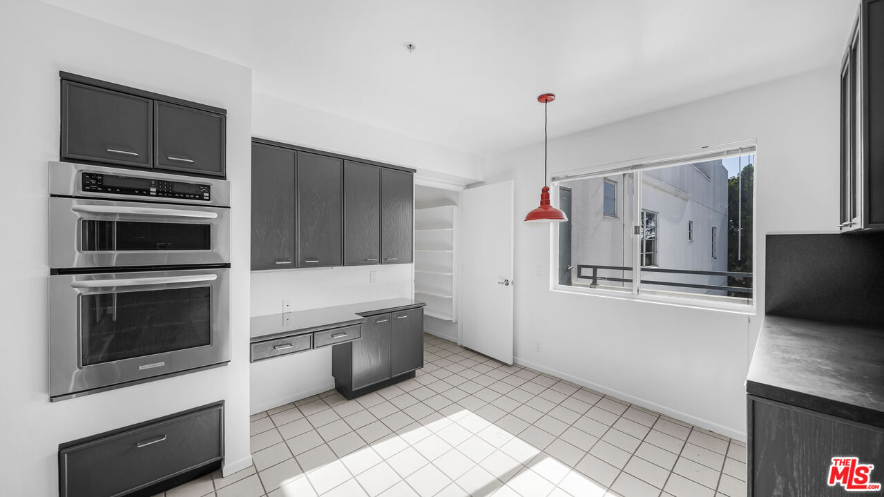 1025 S Westgate Ave Unit: 201