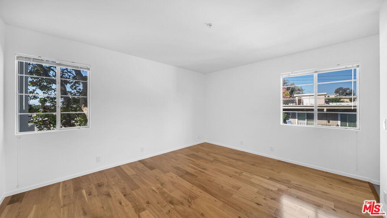 1025 S Westgate Ave Unit: 201