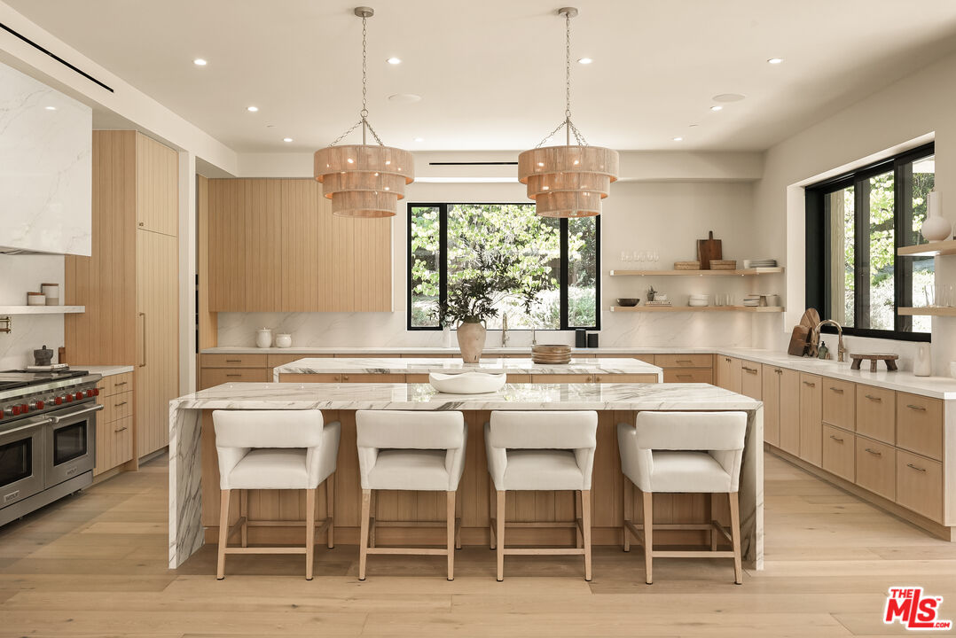 5287 Round Meadow Rd