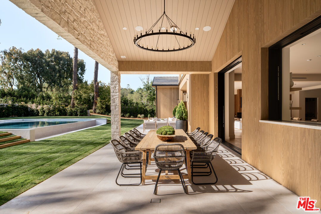 5287 Round Meadow Rd