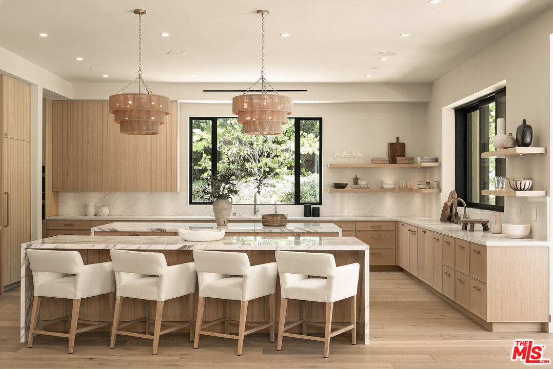 5287 Round Meadow Rd