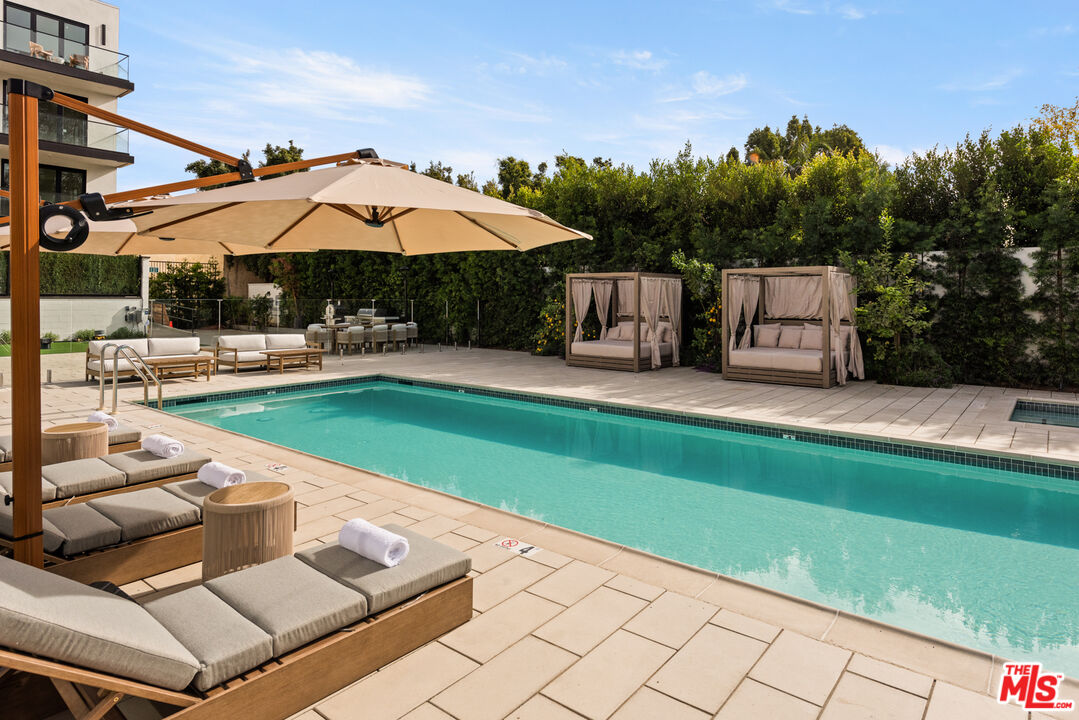 505 S Barrington Ave Unit: 401