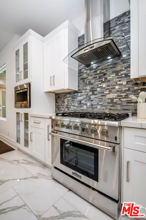 2017 Benedict Canyon Dr