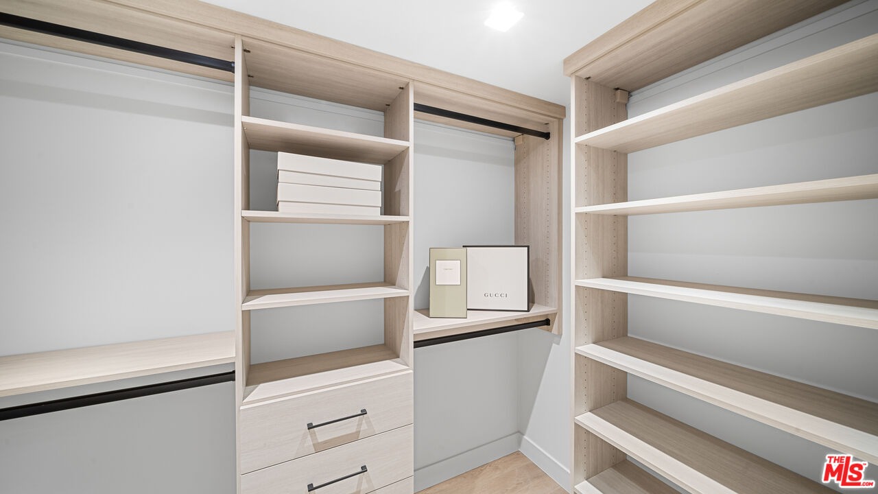 153 San Vicente Blvd Unit: PH 4C