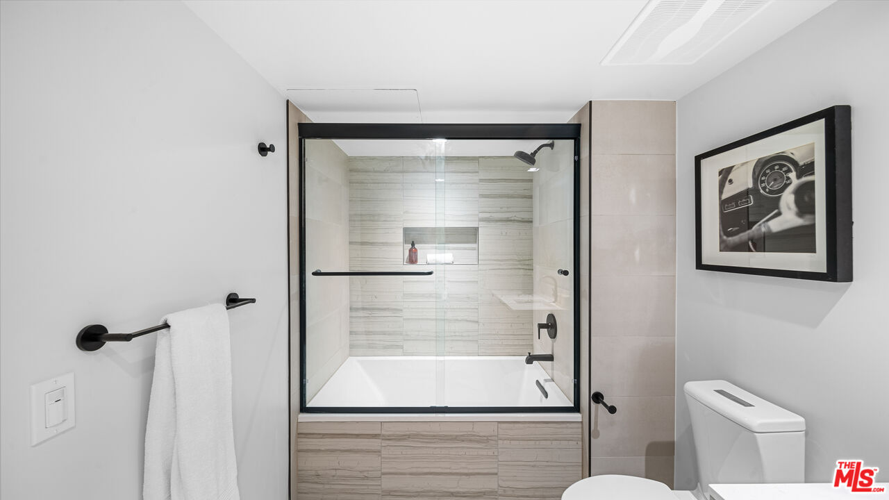 153 San Vicente Blvd Unit: PH 4C