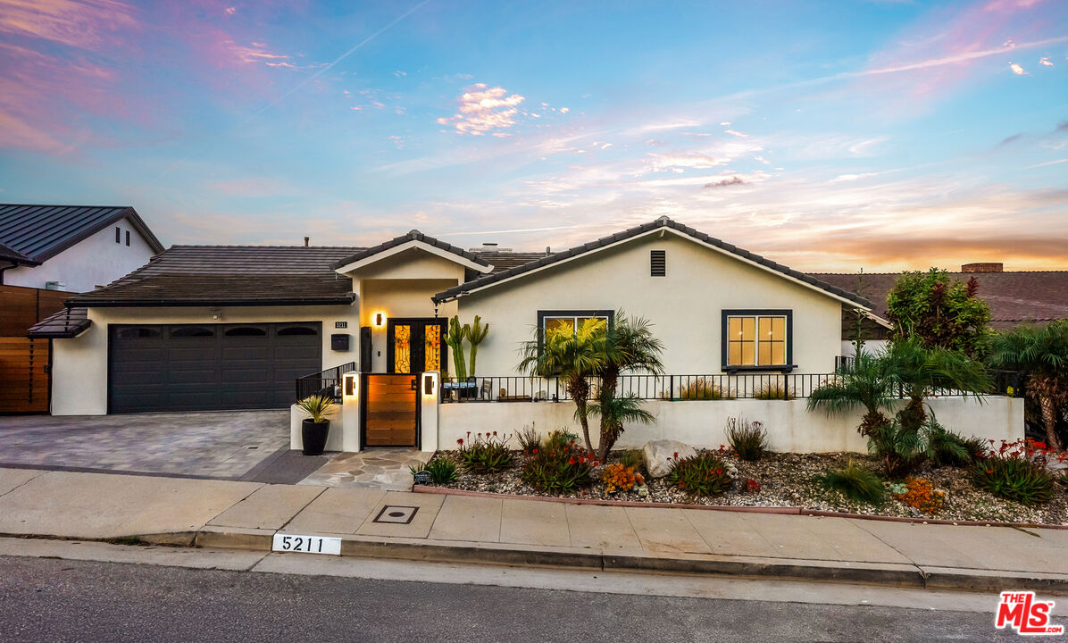 5211 Veronica St