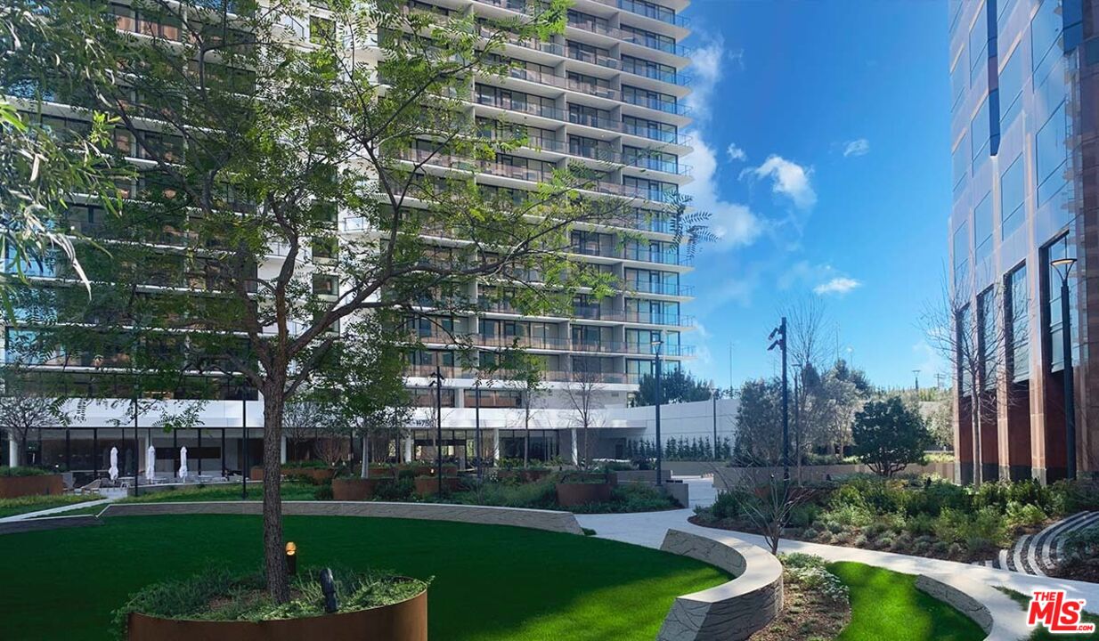 11750 SW Wilshire Blvd Unit: 1302