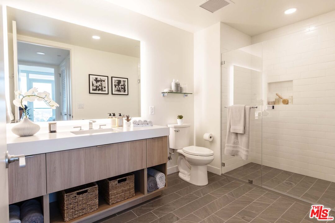 11750 SW Wilshire Blvd Unit: 1302
