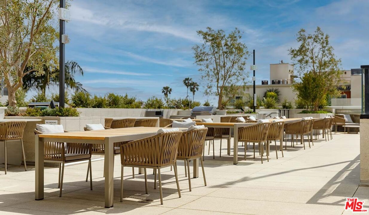 11750 SW Wilshire Blvd Unit: 1302