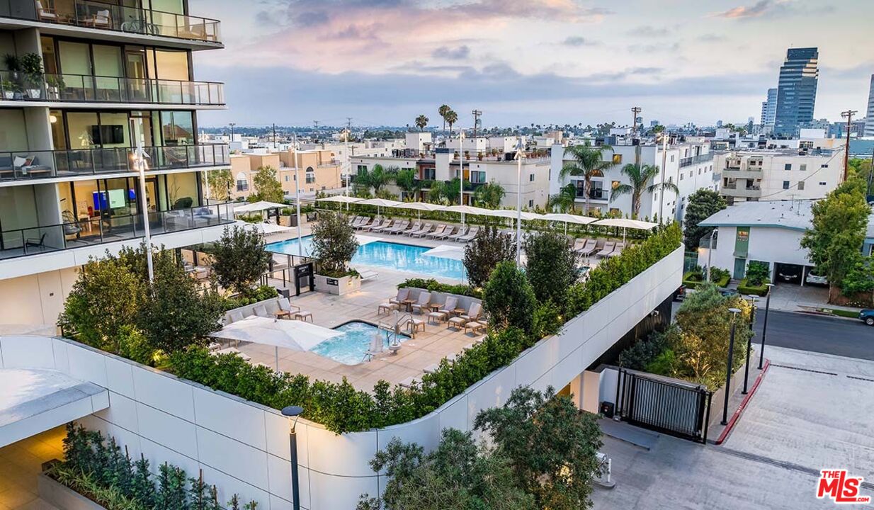 11750 SW Wilshire Blvd Unit: 1302