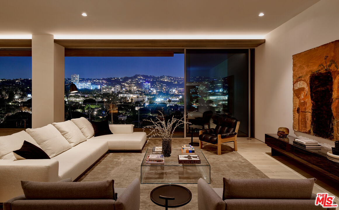 8899 Beverly Blvd Unit: 9A