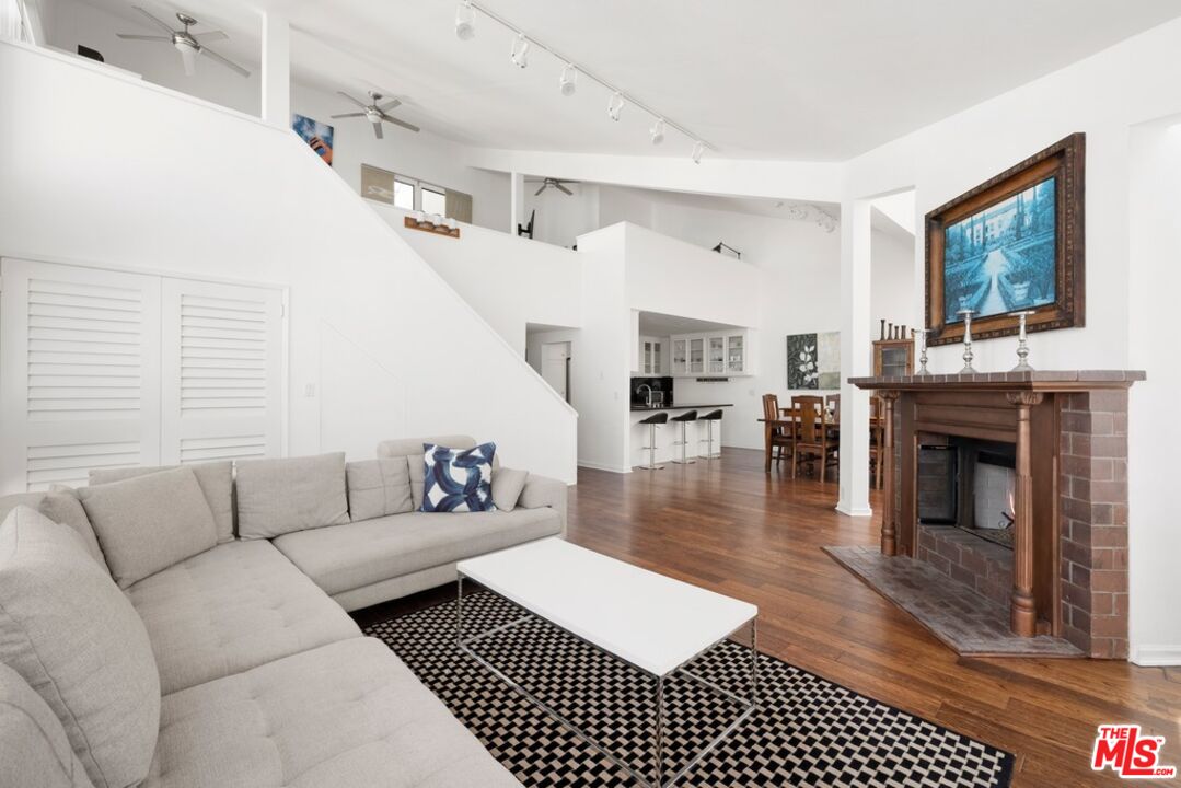 18 Union Jack St Unit: 301