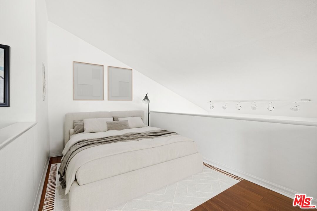 18 Union Jack St Unit: 301