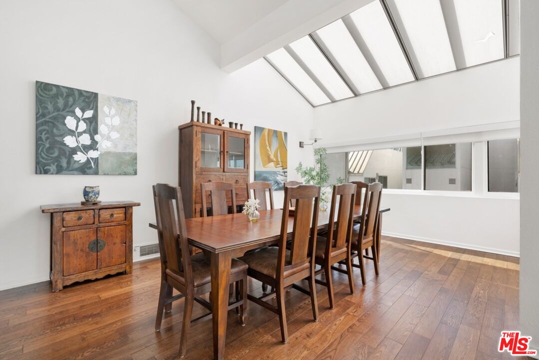 18 Union Jack St Unit: 301