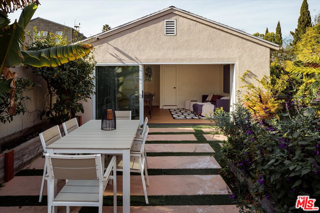 1059 Marco Pl