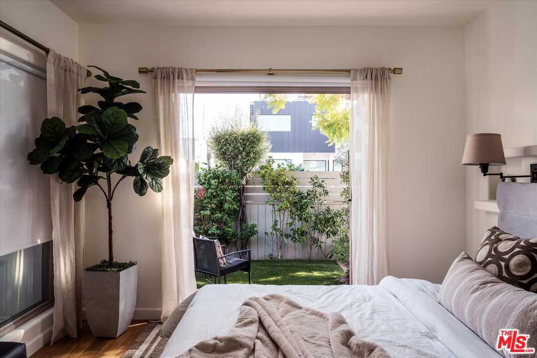 1059 Marco Pl