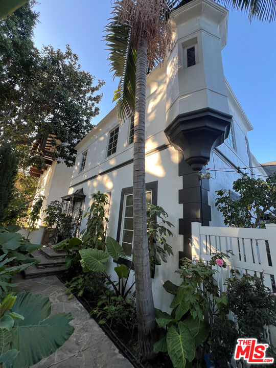 9377 W Olympic