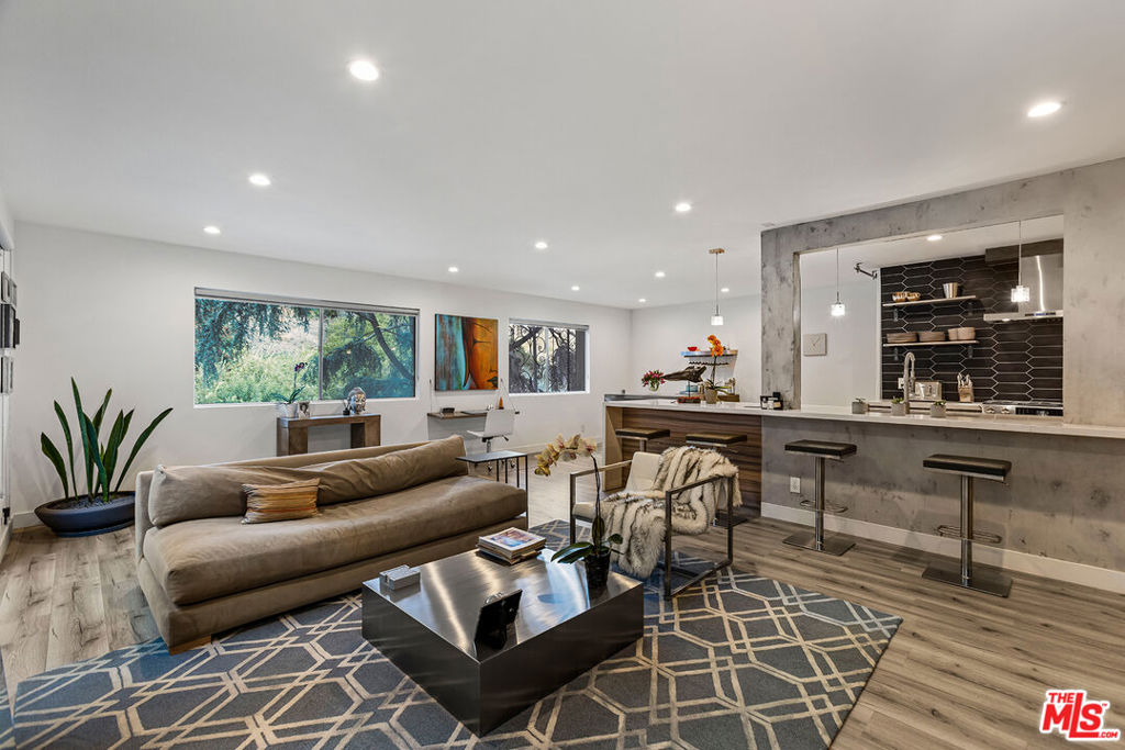 6720 Hillpark Drive Unit: 201