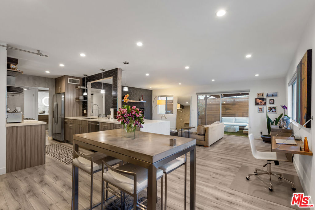 6720 Hillpark Drive Unit: 201