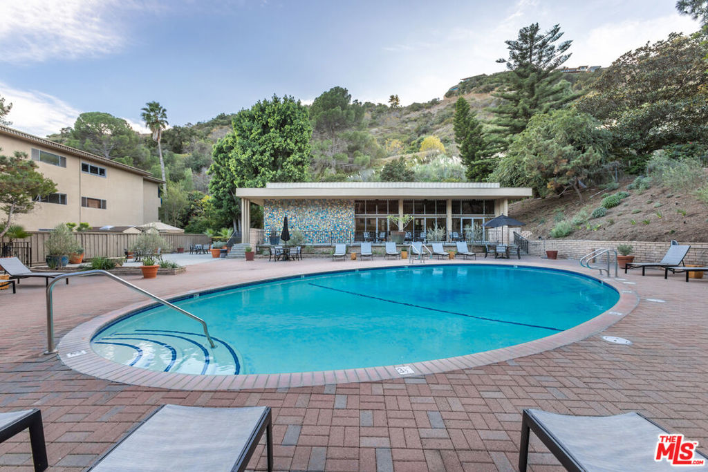 6720 Hillpark Drive Unit: 201