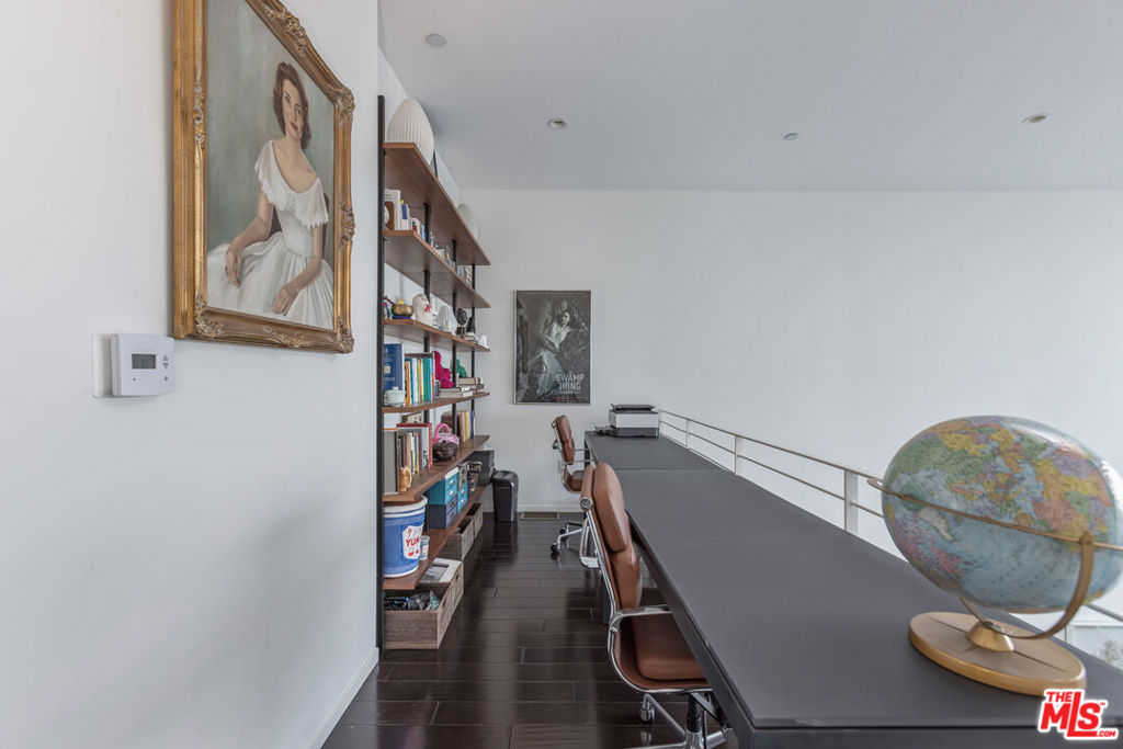 611 N Bronson Avenue Unit: 7