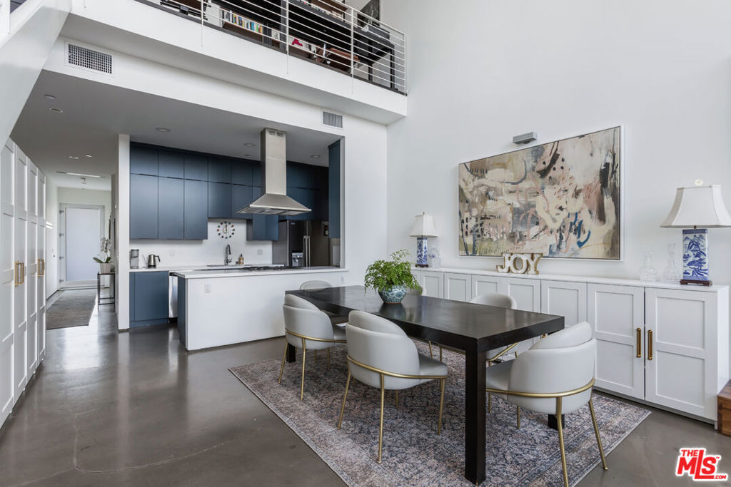 611 N Bronson Avenue Unit: 7