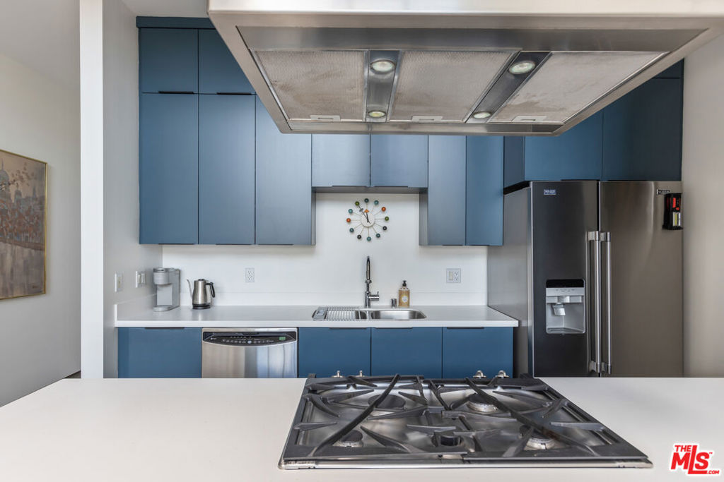 611 N Bronson Avenue Unit: 7
