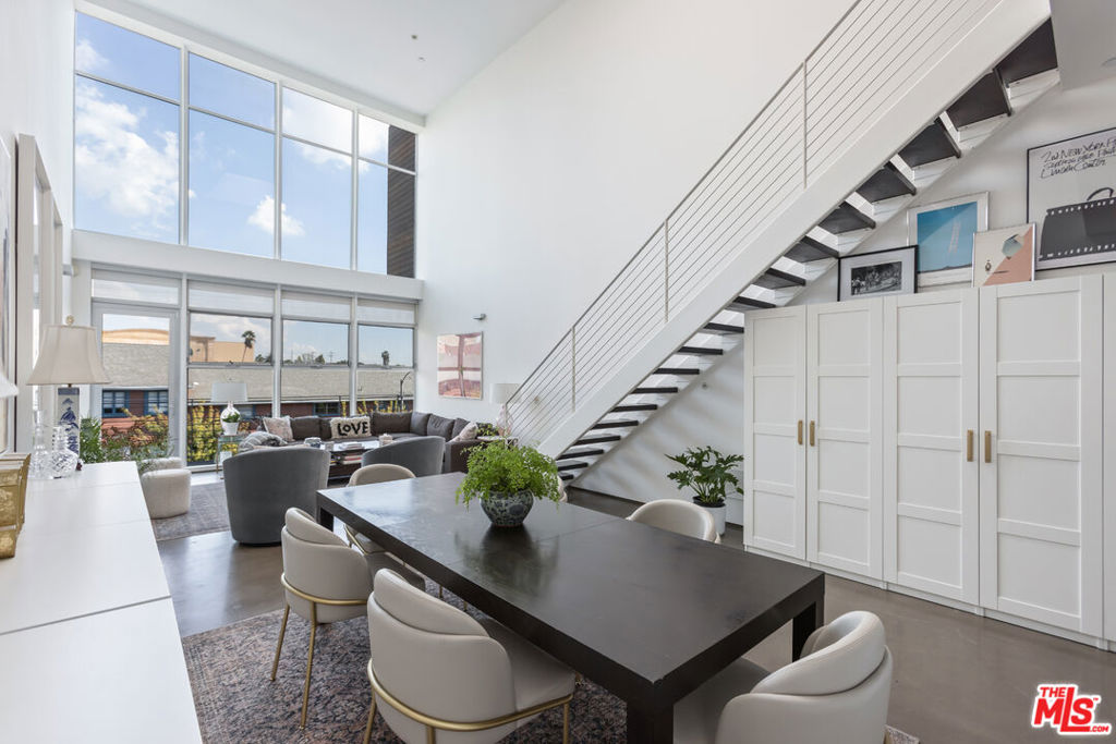 611 N Bronson Avenue Unit: 7