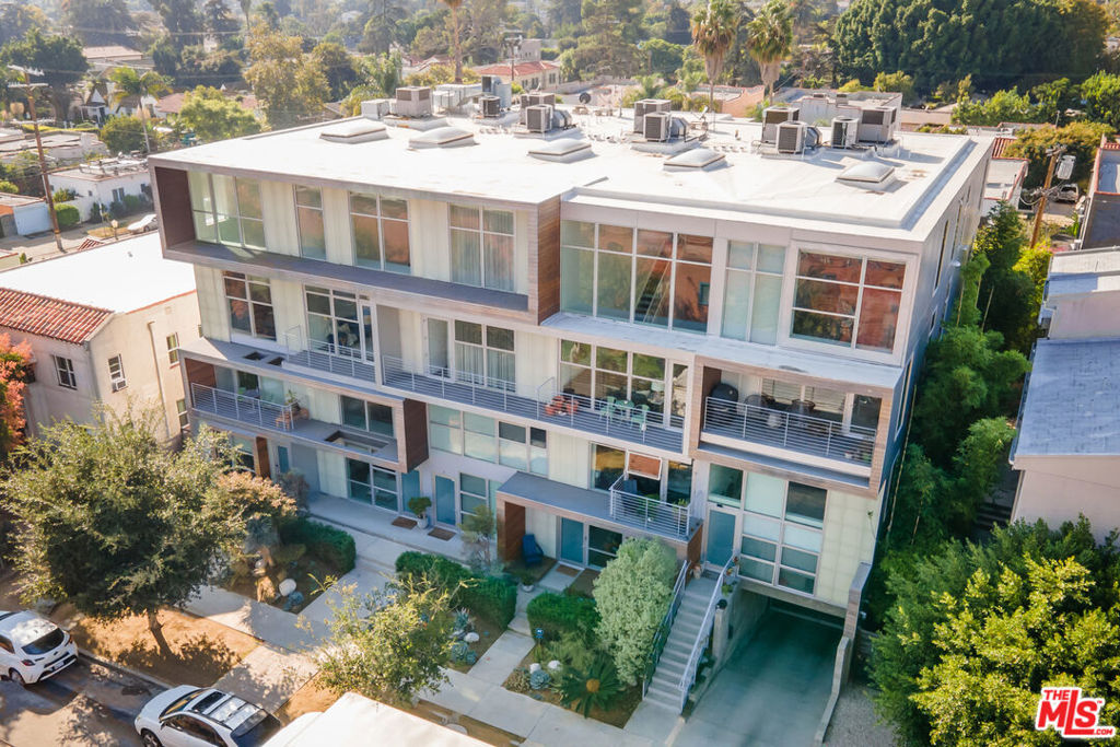 611 N Bronson Avenue Unit: 7