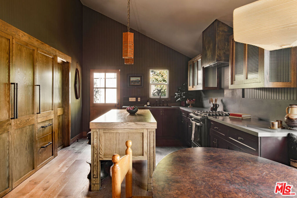 125 E Claremont Street